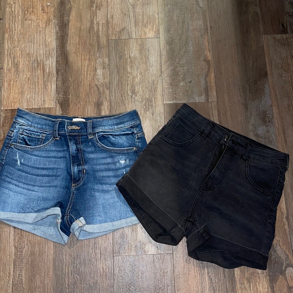 Two pairs of high-rise shorts, H&M & sneak peek